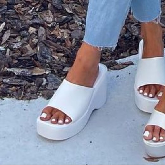 platform sandals - Picture 1 of 1